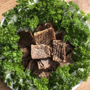 Лакомства сушёные :Вымя говяжья 200 руб/100 гр.